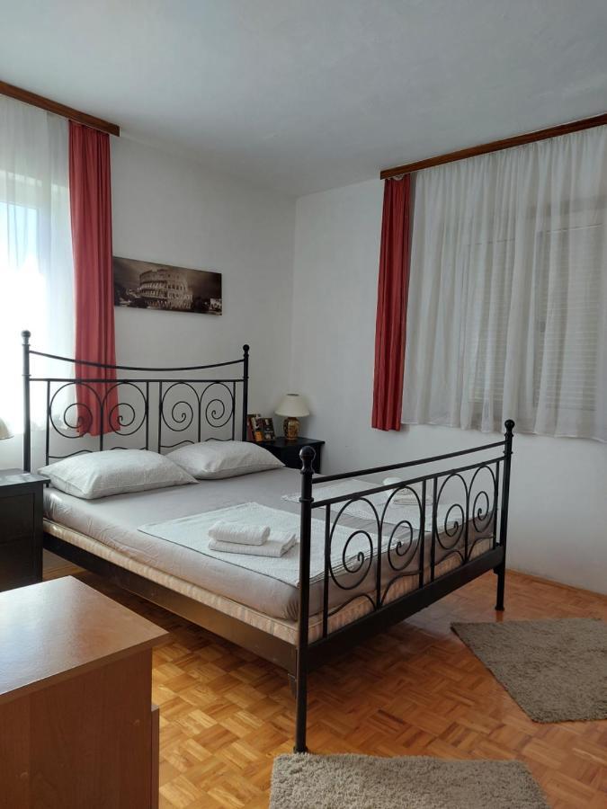 Orange City Apartment'S Repic Biograd Na Moru Buitenkant foto