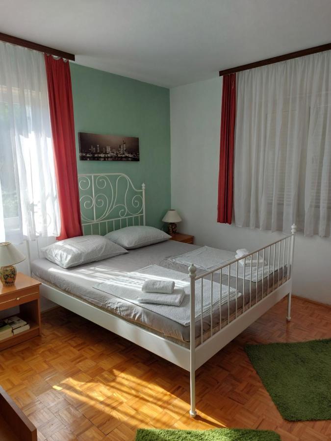 Orange City Apartment'S Repic Biograd Na Moru Buitenkant foto