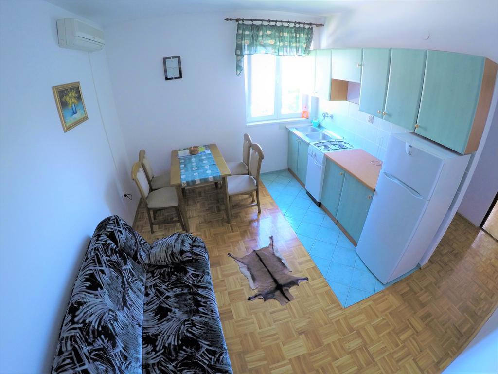 Orange City Apartment'S Repic Biograd Na Moru Buitenkant foto