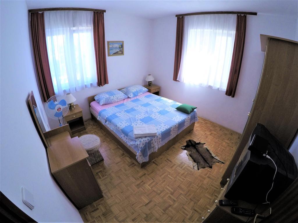Orange City Apartment'S Repic Biograd Na Moru Buitenkant foto