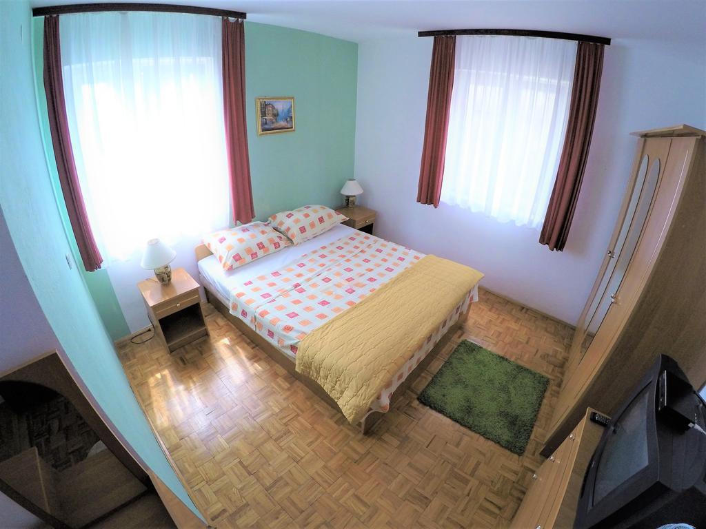 Orange City Apartment'S Repic Biograd Na Moru Buitenkant foto
