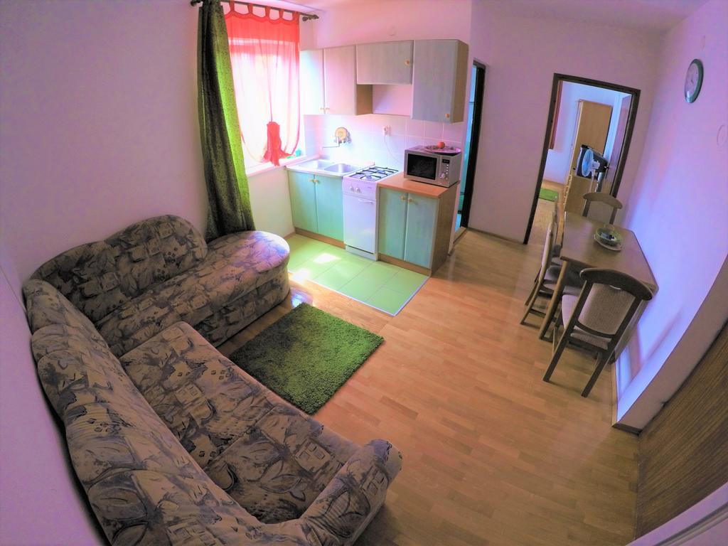 Orange City Apartment'S Repic Biograd Na Moru Buitenkant foto