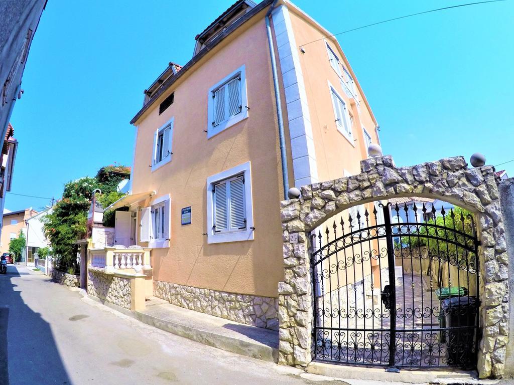 Orange City Apartment'S Repic Biograd Na Moru Buitenkant foto