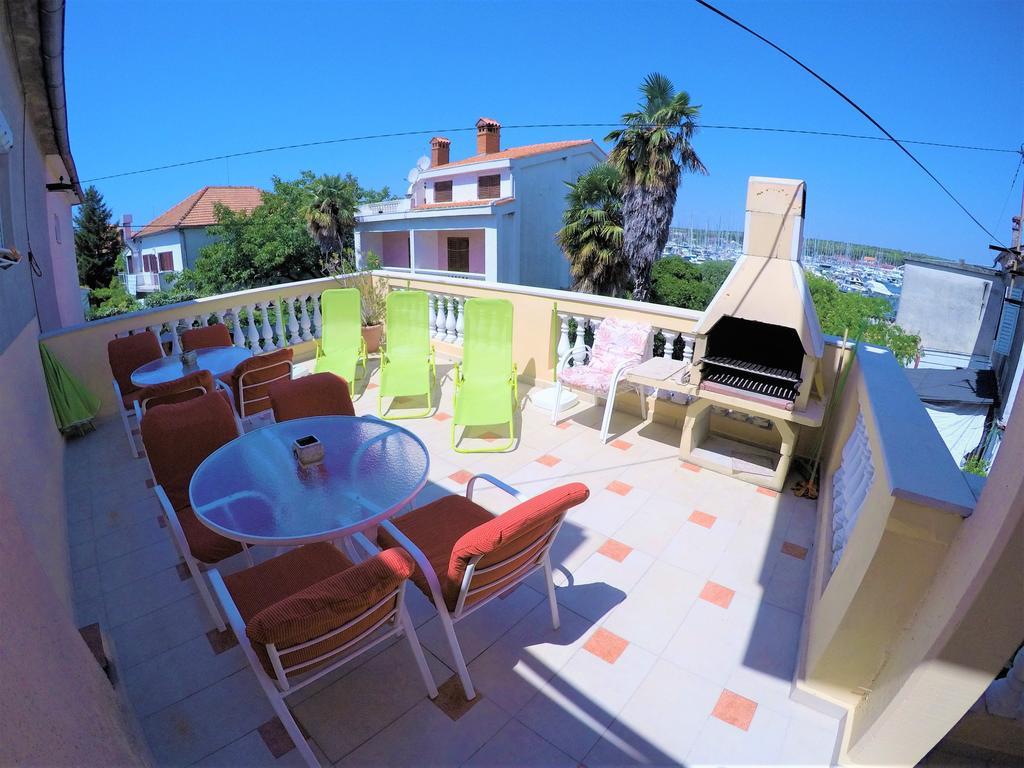 Orange City Apartment'S Repic Biograd Na Moru Buitenkant foto