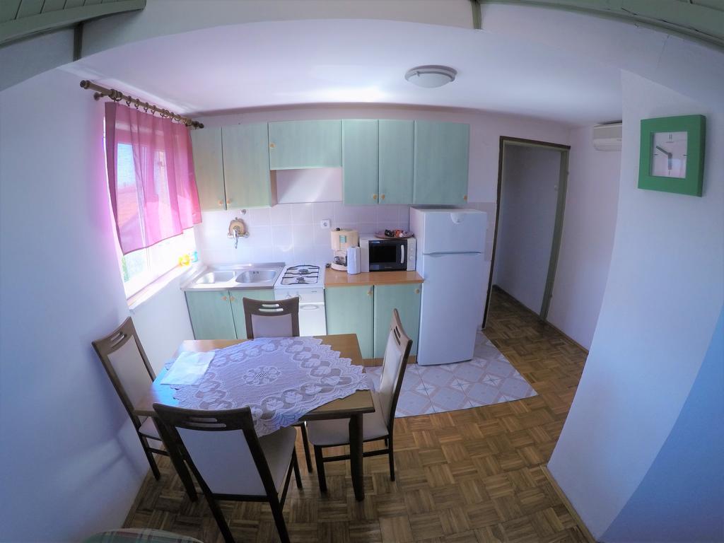 Orange City Apartment'S Repic Biograd Na Moru Buitenkant foto