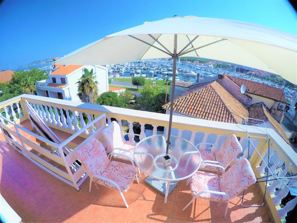 Orange City Apartment'S Repic Biograd Na Moru Buitenkant foto