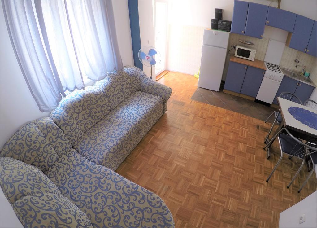 Orange City Apartment'S Repic Biograd Na Moru Buitenkant foto