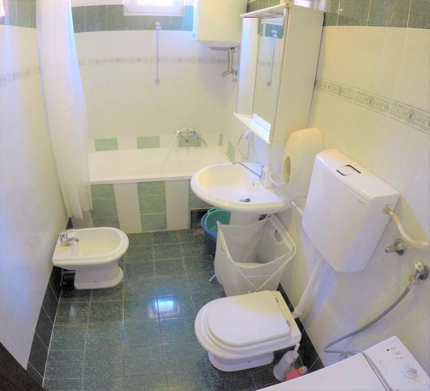 Orange City Apartment'S Repic Biograd Na Moru Buitenkant foto