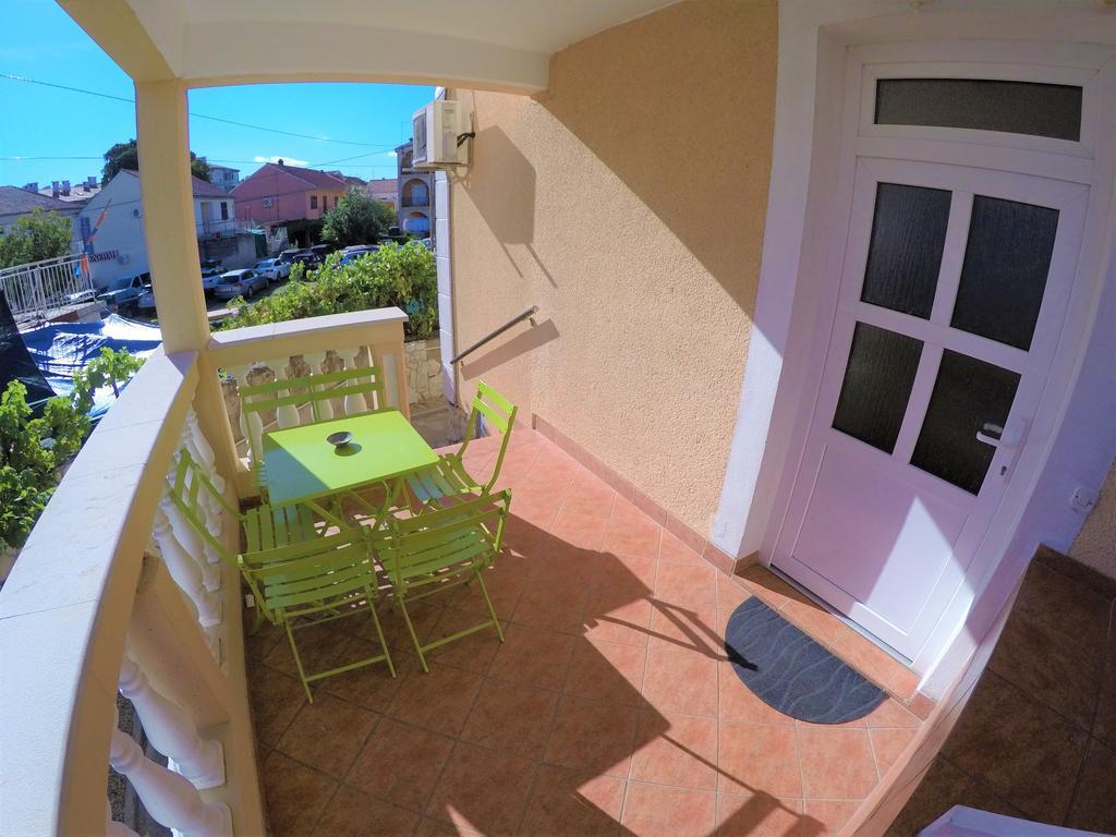 Orange City Apartment'S Repic Biograd Na Moru Buitenkant foto