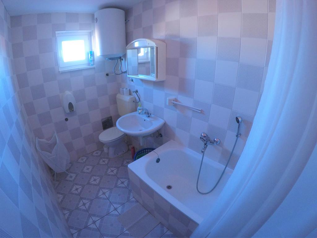 Orange City Apartment'S Repic Biograd Na Moru Buitenkant foto