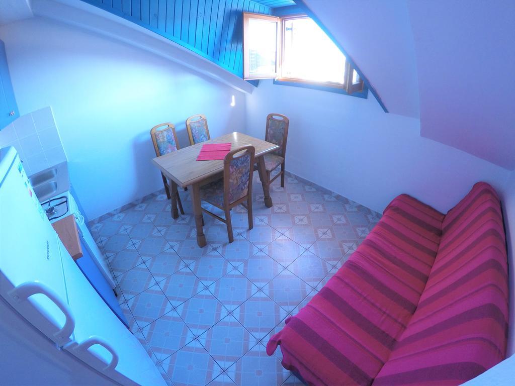 Orange City Apartment'S Repic Biograd Na Moru Buitenkant foto
