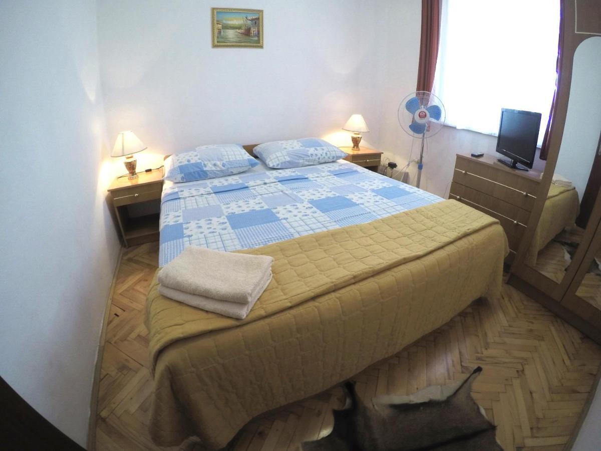 Orange City Apartment'S Repic Biograd Na Moru Buitenkant foto