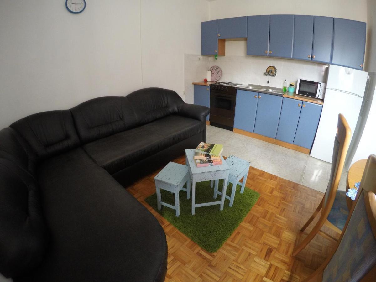 Orange City Apartment'S Repic Biograd Na Moru Buitenkant foto