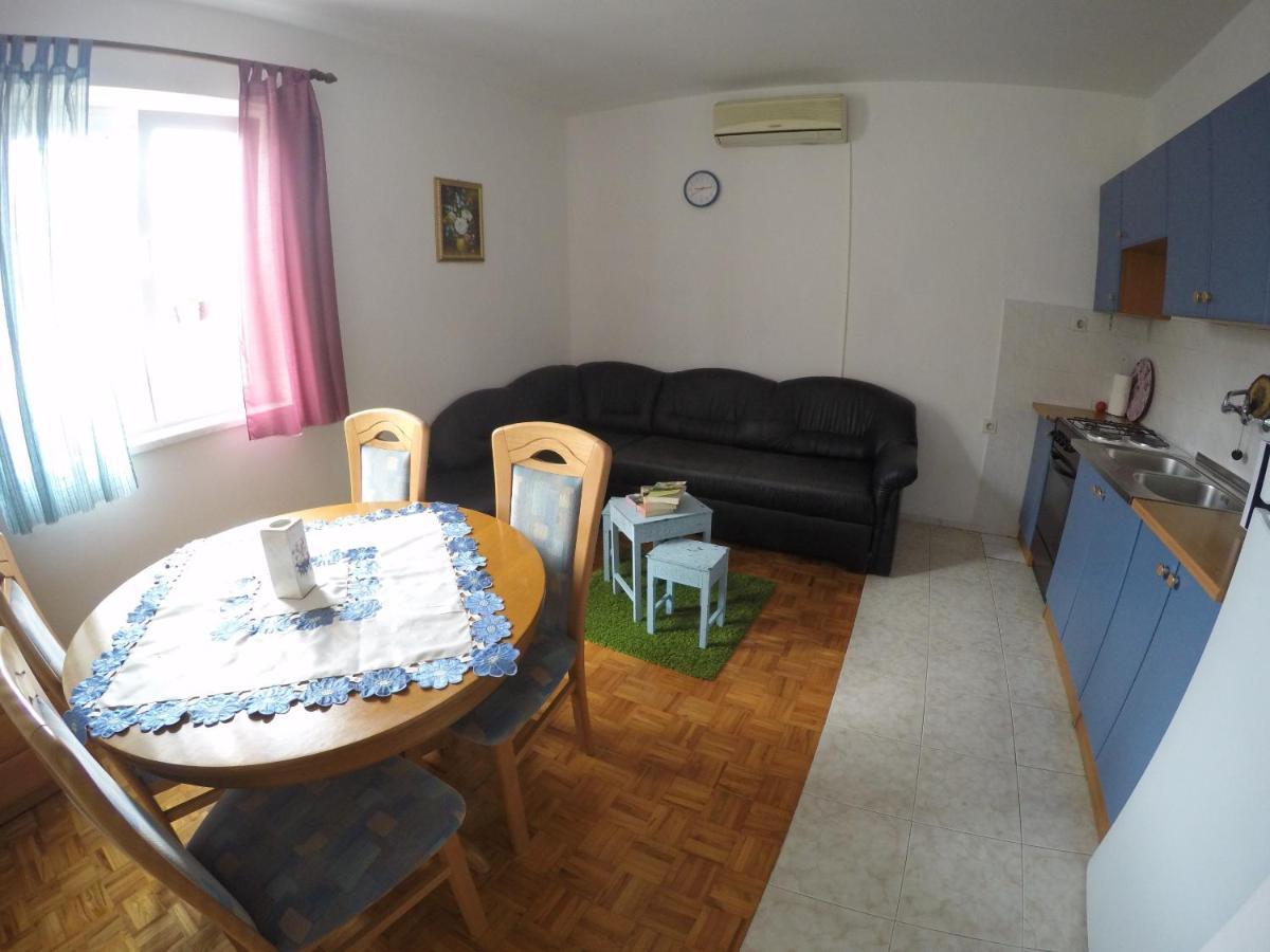 Orange City Apartment'S Repic Biograd Na Moru Buitenkant foto